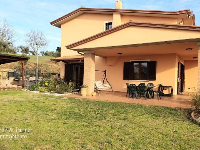 Villa Indipendente in vendita a Cenerente, Umbria