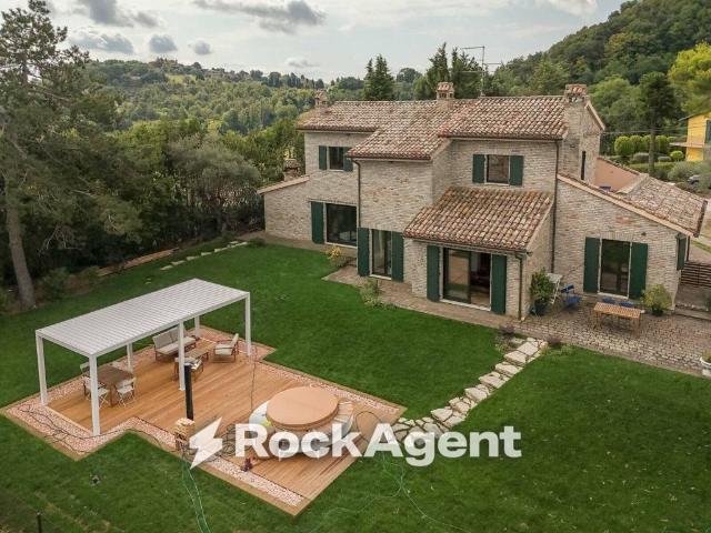 Villa Indipendente in vendita a Marche, Pesaro E Urbino