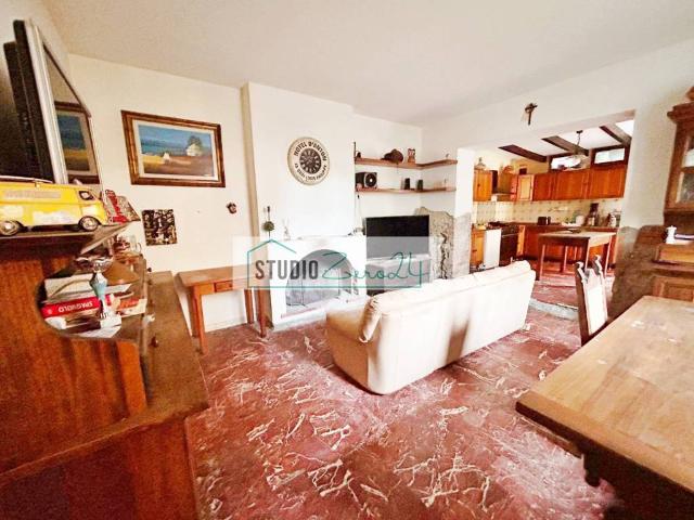 Villa Indipendente in vendita a Frasso, Seravezza