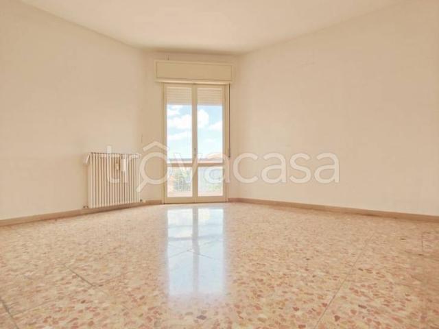 Villa Indipendente in vendita a Re, Reggio Emilia