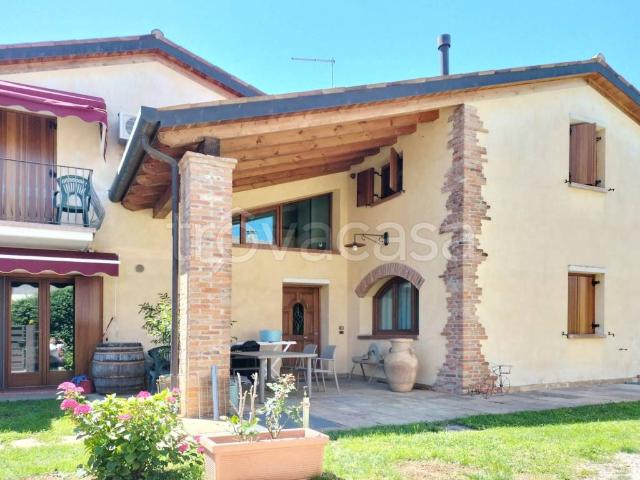 Villa Indipendente in vendita a Rosà, Veneto