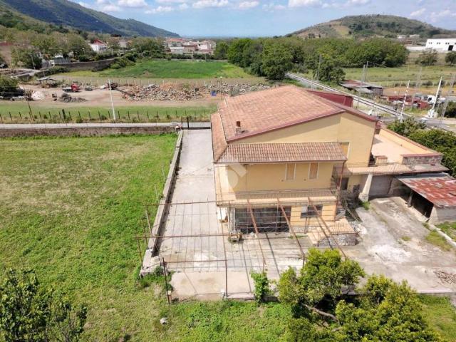 Villa Indipendente in vendita a San Felice A Cancello, Campania