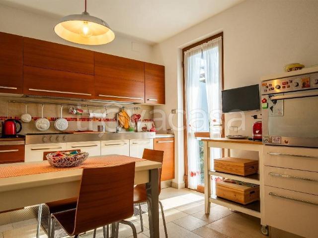 Villa Indipendente in vendita a San Genesio Ed Uniti, Lombardia