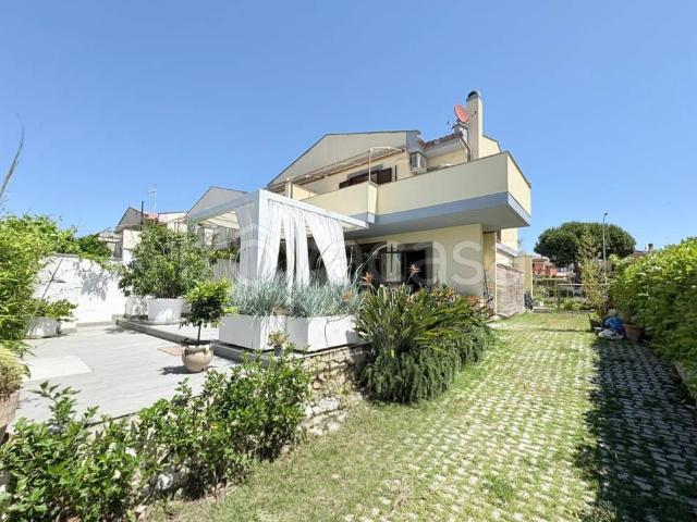 Villa Indipendente in vendita a Roma Capitale, Lazio