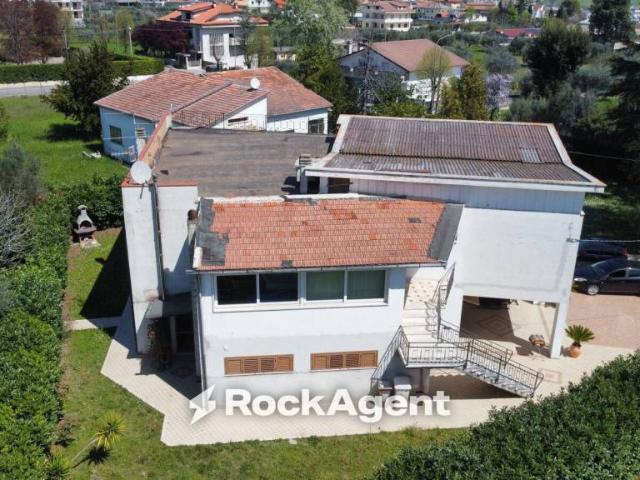Villa Indipendente in vendita a Unione dei Comuni della Val Vibrata, Sant'egidioalla Vibrata