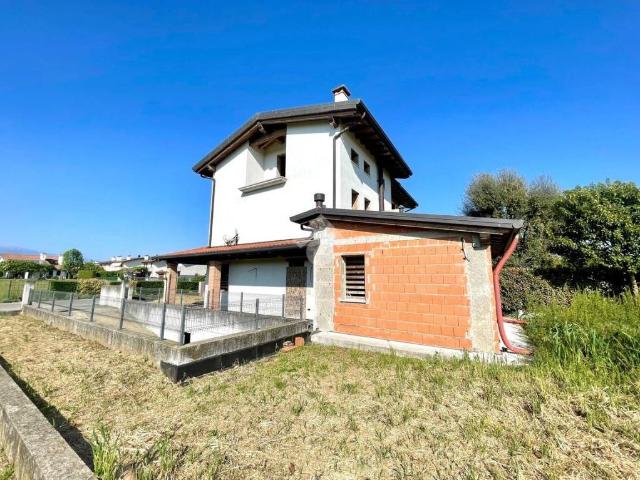 Villa Indipendente in vendita a Stroppari, Tezze sul Brenta