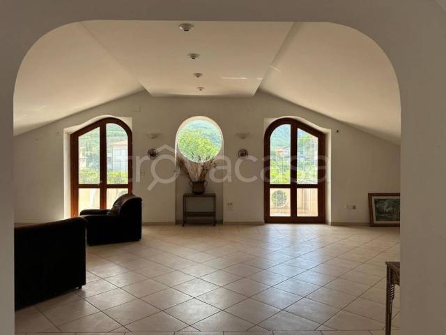 Villa Indipendente in vendita a Tocco Casauria, Abruzzo