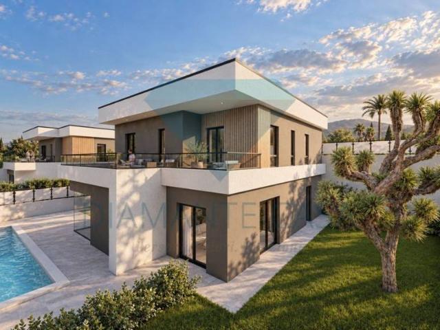 Villa Indipendente in vendita a Valverde, Catania
