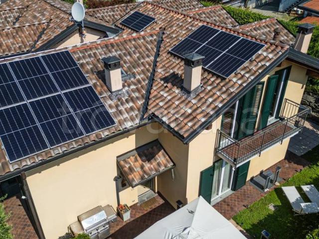Villa Indipendente in vendita a Varese, Lombardia