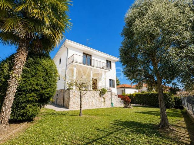 Villa Indipendente in vendita a Cascina Ronco, Vedano Olona
