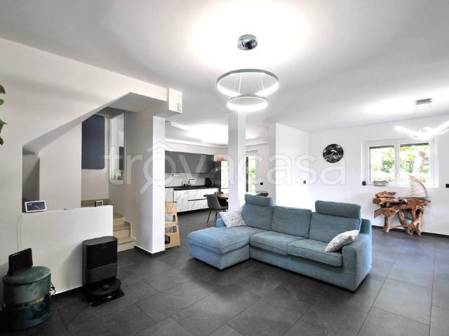 Villa Indipendente in vendita a Oreno, Vimercate