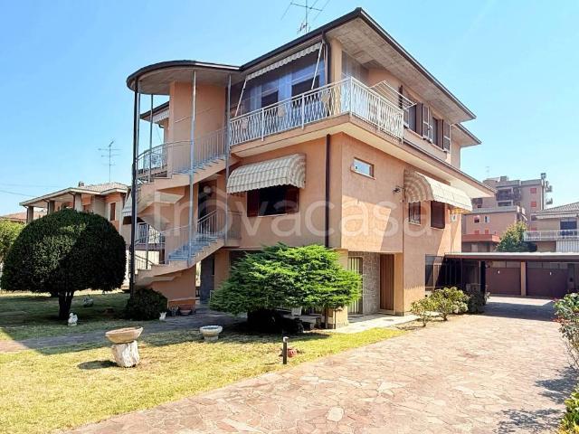 Villa Indipendente in vendita a Pombio, Voghera