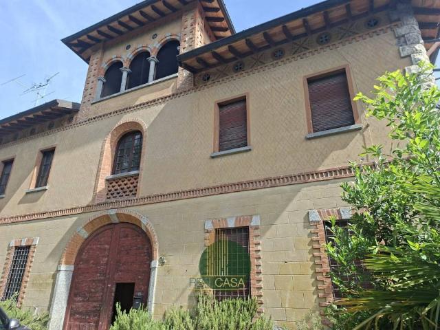 Villa Indipendente in vendita a Albese con Cassano, Albese