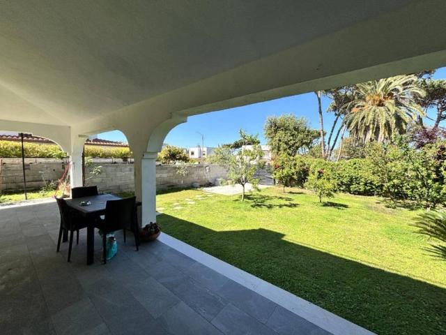 Villa Indipendente in vendita a Lido di Enea, Roma Capitale