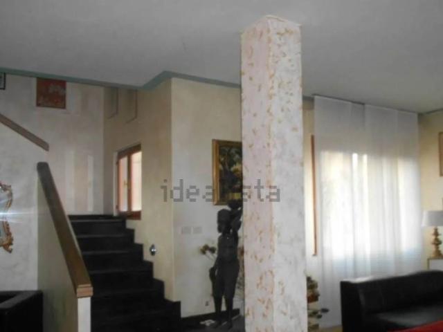 Villa Indipendente in vendita a Montevarchi, Toscana