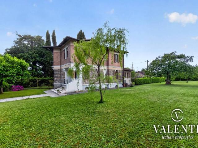 Villa Indipendente in vendita a Unione dei comuni Media Valle del Serchio, Barga