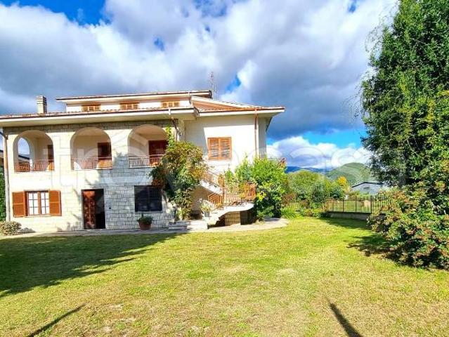Villa Indipendente in vendita a Broccostella, Lazio