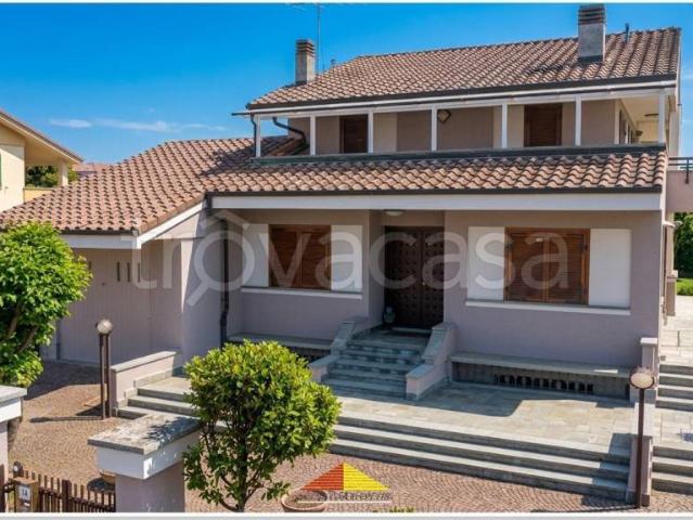 Villa Indipendente in vendita a Madonna del Campanile, Piemonte
