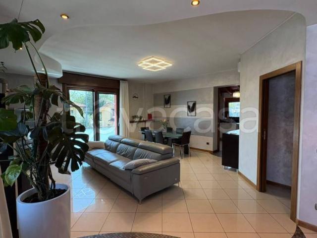 Villa Indipendente in vendita a Calcinate, Lombardia