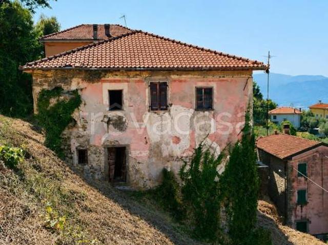 Villa Indipendente in vendita a Calice Al Cornoviglio, Liguria