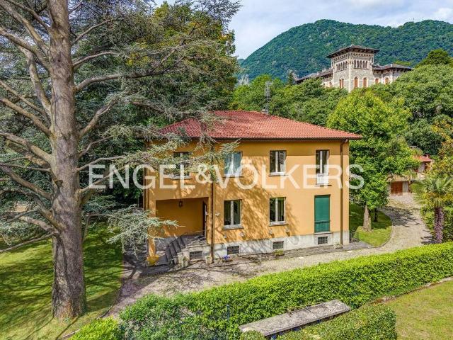 Villa Indipendente in vendita a Caravaggio, Canzo
