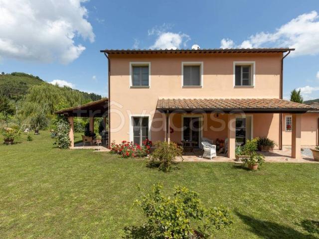 Villa Indipendente in vendita a Capannori, Toscana