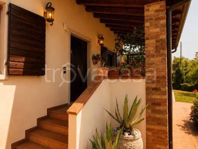 Villa Indipendente in vendita a Caprino Veronese, Veneto