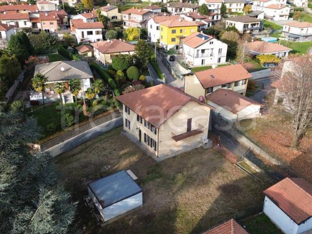 Villa Indipendente in vendita a Unione dei comuni del Medio Verbano, Caravate