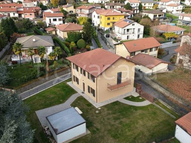 Villa Indipendente in vendita a Unione dei comuni del Medio Verbano, Caravate