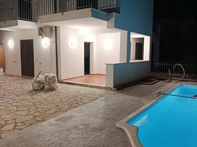 Villa Indipendente in vendita a Carini, Sicilia