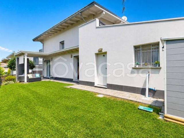 Villa Indipendente in vendita a Travaino, Caronno Varesino