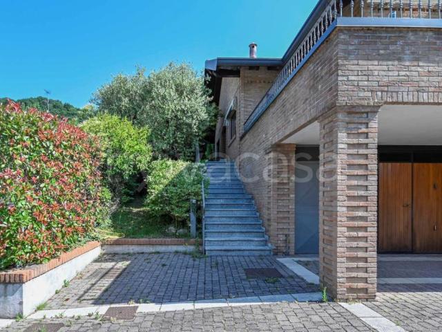 Villa Indipendente in vendita a Carvico, Lombardia
