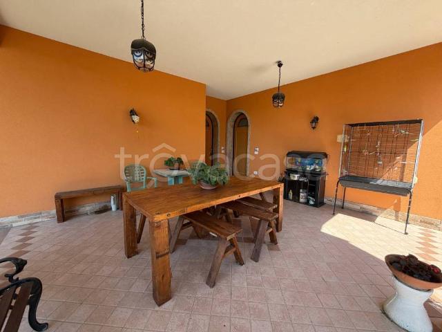 Villa Indipendente in vendita a Casalromano, Lombardia