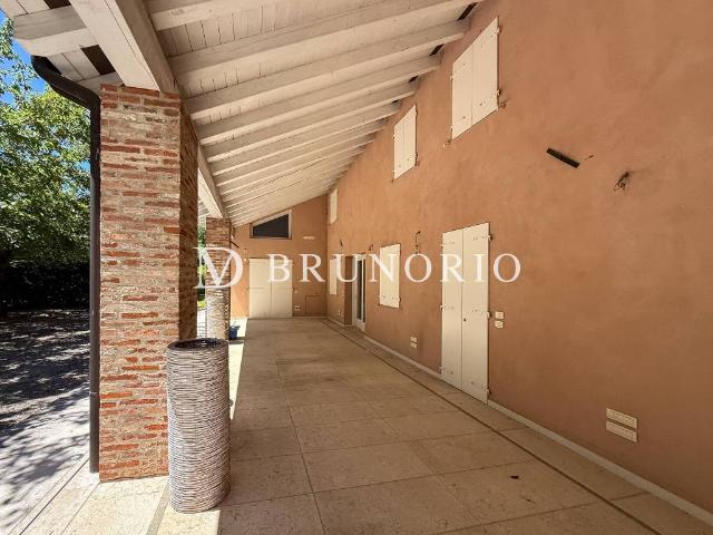 Villa Indipendente in vendita a Castelfranco Veneto, Veneto