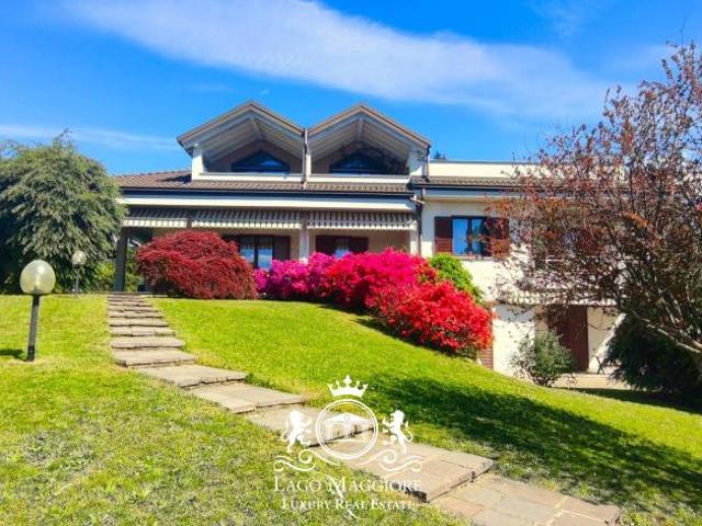 Villa Indipendente in vendita a Castronno, Lombardia