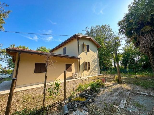 Villa Indipendente in vendita a Unione Comuni Modenesi Area Nord, Cavezzo