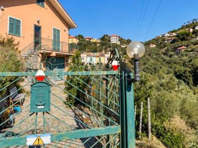 Villa Indipendente in vendita a Celle Ligure, Liguria