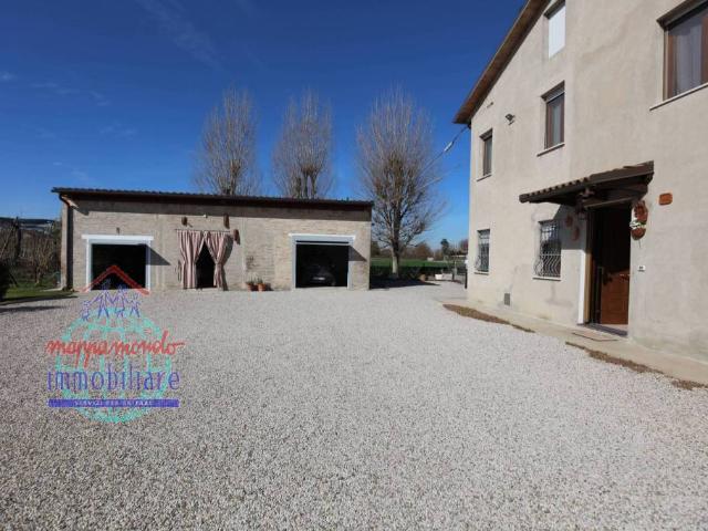 Villa Indipendente in vendita a Unione Alto Ferrarese, Cento