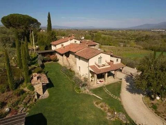 Villa Indipendente in vendita a Civitella in Val di Chiana, Pieve A Maiano