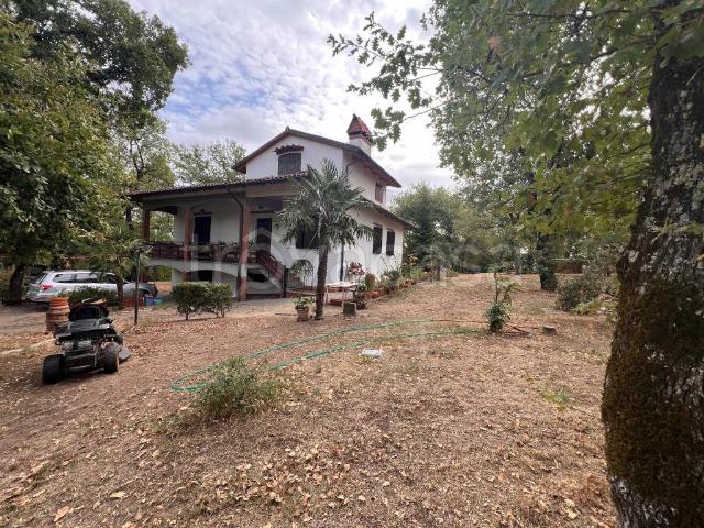 Villa Indipendente in vendita a Oliveto, Albergo