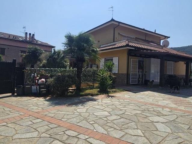 Villa Indipendente in vendita a Villanova D'albenga, Liguria