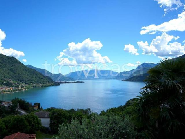 Villa Indipendente in vendita a Colico, Lombardia