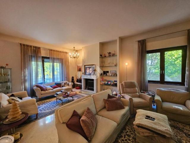 Villa Indipendente in vendita a Corbetta, Lombardia