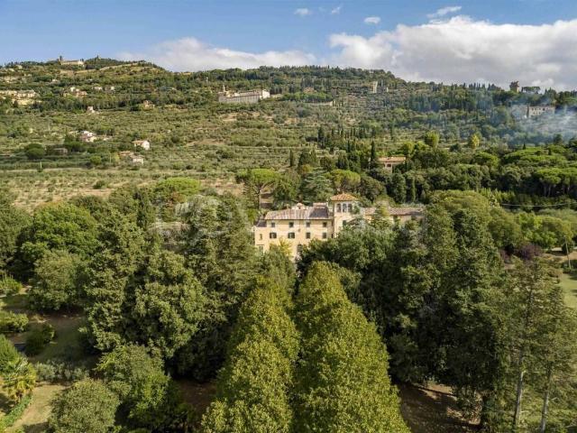 Villa Indipendente in vendita a Cortona, Toscana