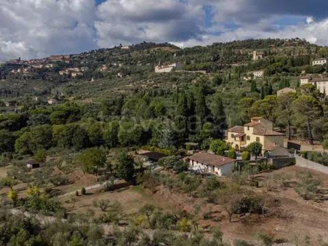 Villa Indipendente in vendita a Cortona, Toscana