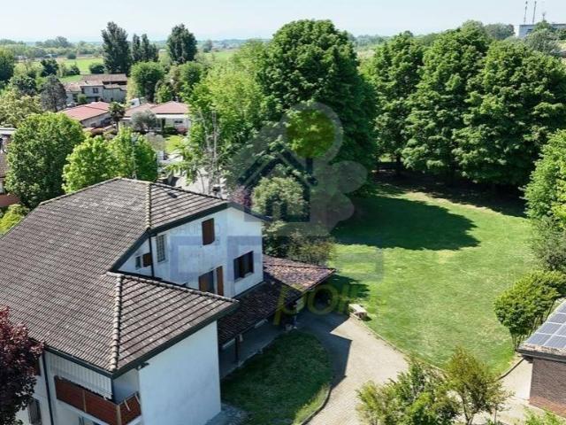 Villa Indipendente in vendita a Battaglione, Cremona