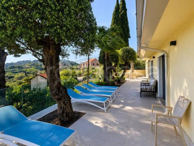 Villa Indipendente in vendita a Diano Gorleri, Diano Marina
