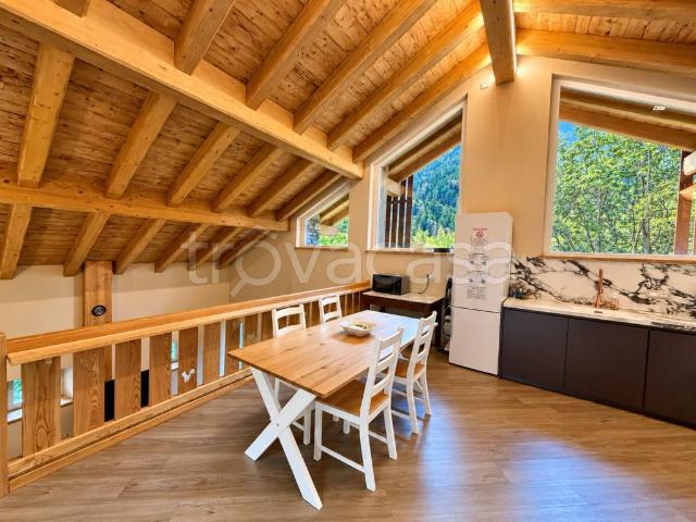 Villa Indipendente in vendita a Pallais-Dessous, Étroubles
