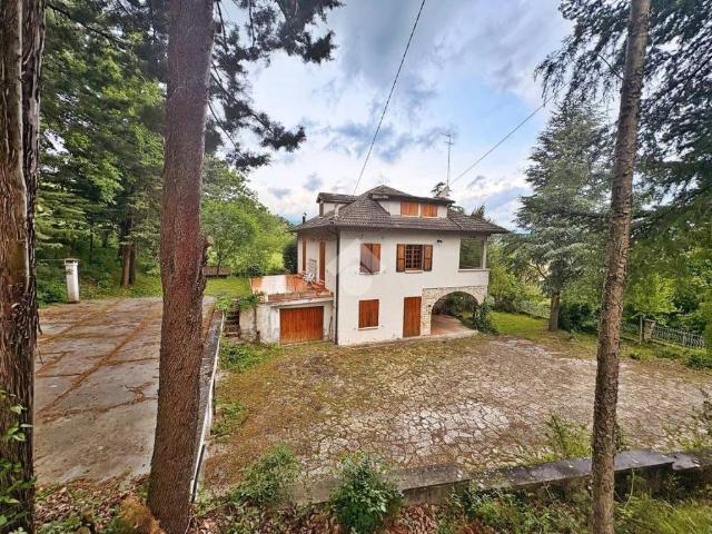 Villa Indipendente in vendita a Centro, Marche