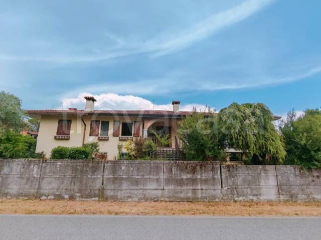Villa Indipendente in vendita a Faedis, Friuli-Venezia Giulia